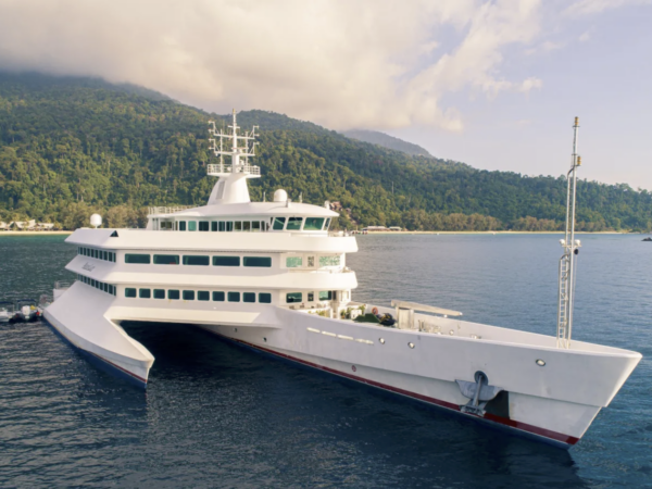 Power multihull yacht Asean Lady for sale