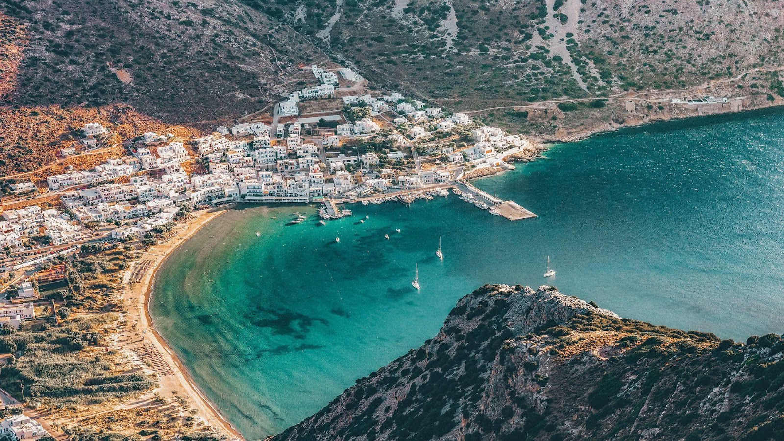 Ein Bild, das Berg, draußen, Natur, Rock enthält.

Automatisch generierte Beschreibung