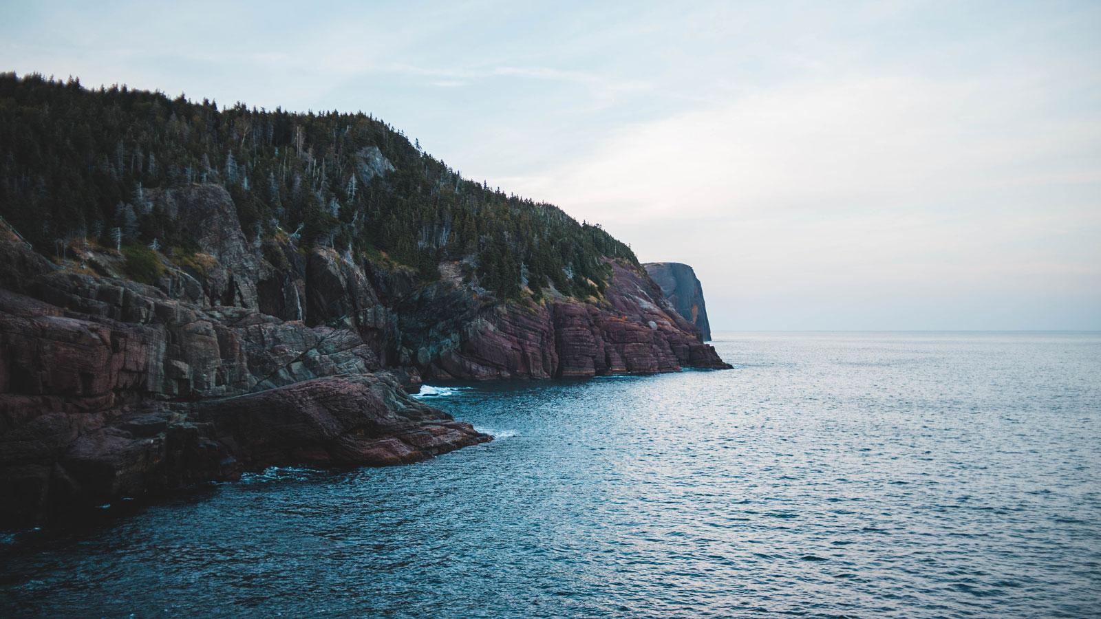 Ein Bild, das Wasser, draußen, Himmel, Natur enthält.

Automatisch generierte Beschreibung