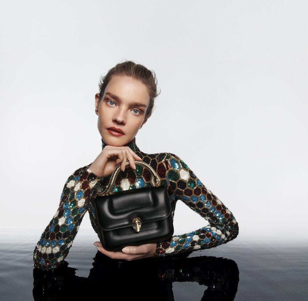 Ein Bild, das Person enthält.

Automatisch generierte Beschreibung